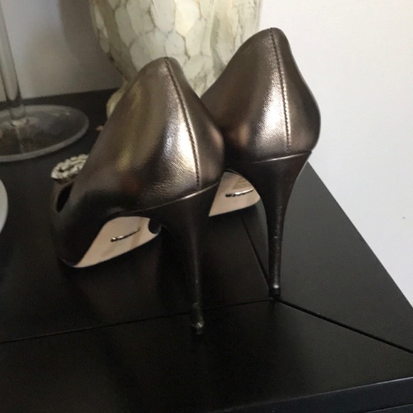 Authentic Gucci metallic crystal logo pumps - Picture 8 of 9